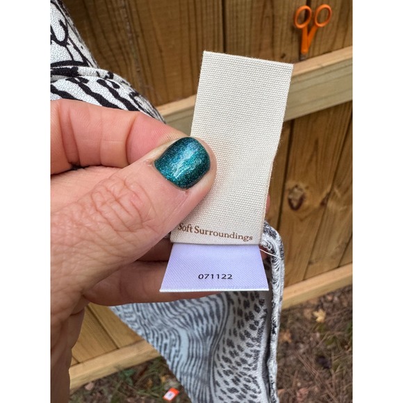 Soft Surroundings Dress XS Black White Print 3/4 Sleeve‎ Wooden Buttons - Picture 9 of 9